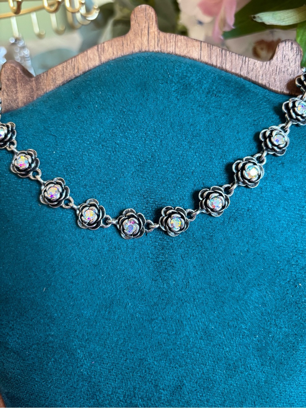 Premier Designs Floral Chain Necklace with AB crystals Women's Jewelry
